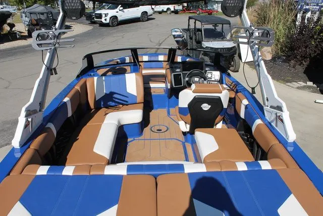 Slide: The Image of Malibu Wakesetter 21 LX 2023 - 5