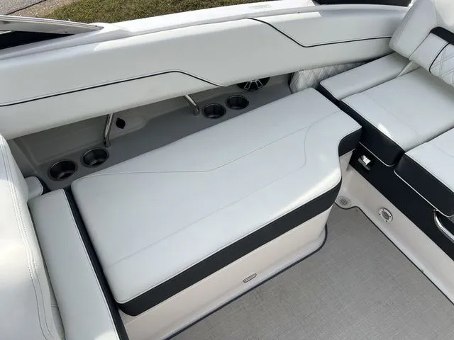 Slide: The Image of Regal Regal LS4 Surf 2023 - 10