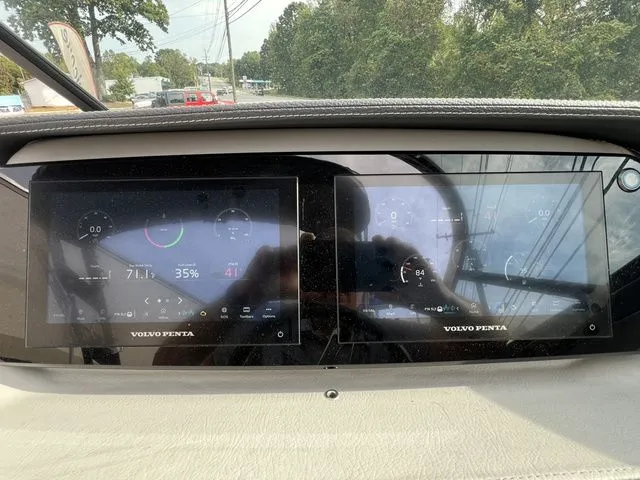 Slide: The Image of Regal Regal LS4 Surf 2023 - 13