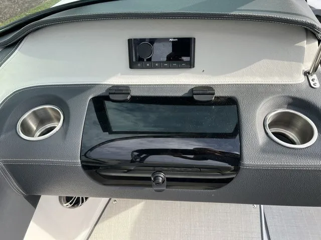 Slide: The Image of Regal Regal LS4 Surf 2023 - 16