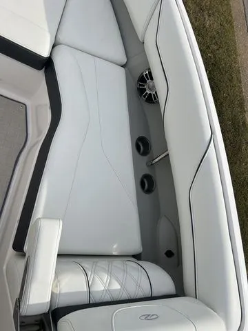 Slide: The Image of Regal Regal LS4 Surf 2023 - 21