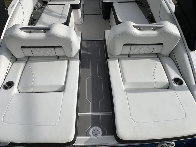 Slide: The Image of Regal Regal LS4 Surf 2023 - 7