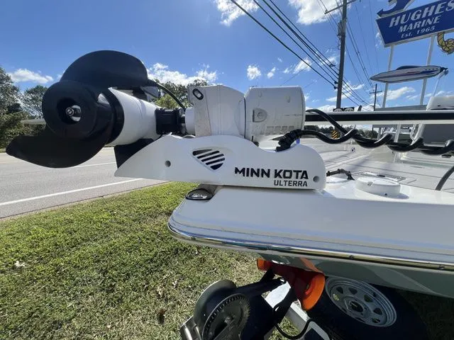 Slide: The Image of Skeeter SX210 2022 - 8