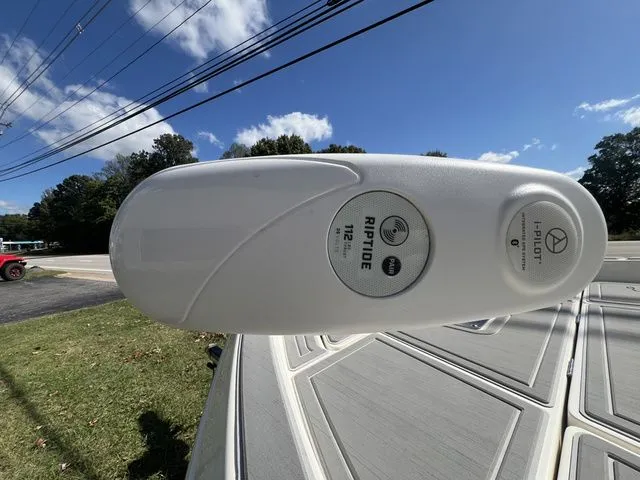 Slide: The Image of Skeeter SX210 2022 - 9