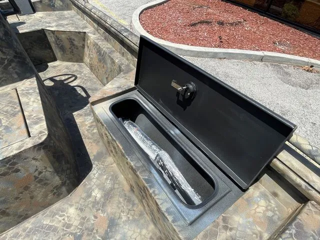 Slide: The Image of Excel 1860 Shallow Water F4 CC 2026 - 20