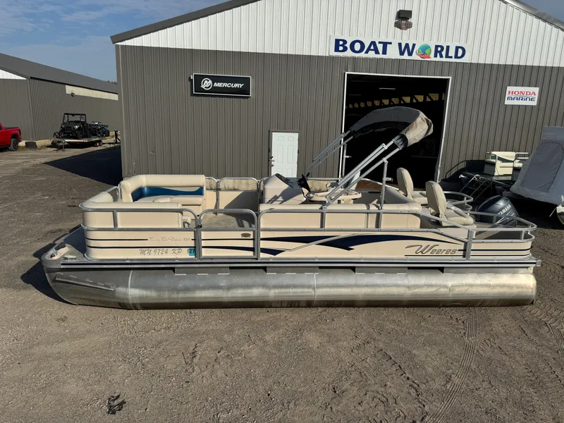 Slide: The Image of Weeres Family Fish Deluxe 220 Pontoon 2009 - 4