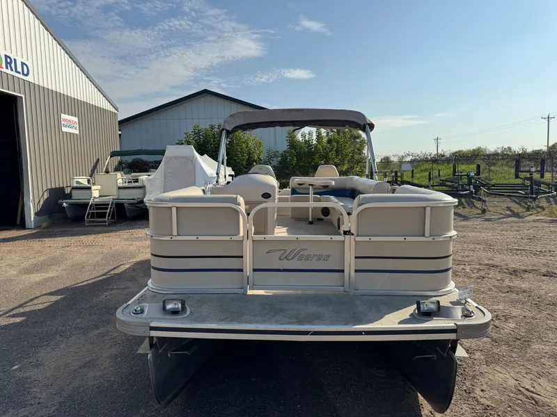 Slide: The Image of Weeres Family Fish Deluxe 220 Pontoon 2009 - 42