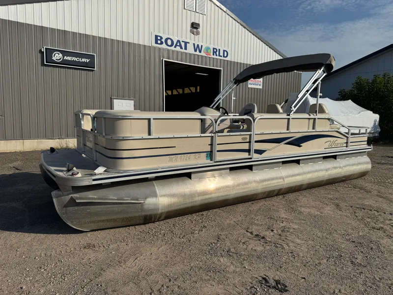 Slide: The Image of Weeres Family Fish Deluxe 220 Pontoon 2009 - 44