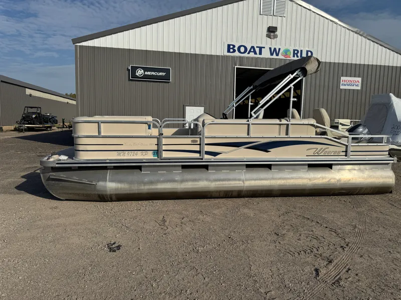Slide: The Image of Weeres Family Fish Deluxe 220 Pontoon 2009 - 46