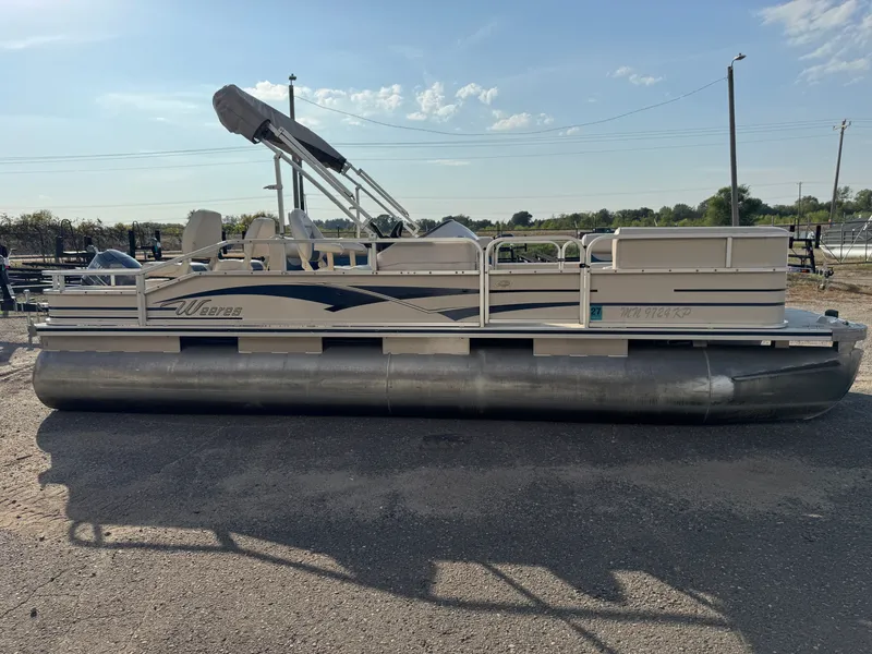 Slide: The Image of Weeres Family Fish Deluxe 220 Pontoon 2009 - 54