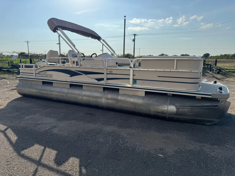 Slide: The Image of Weeres Family Fish Deluxe 220 Pontoon 2009 - 55