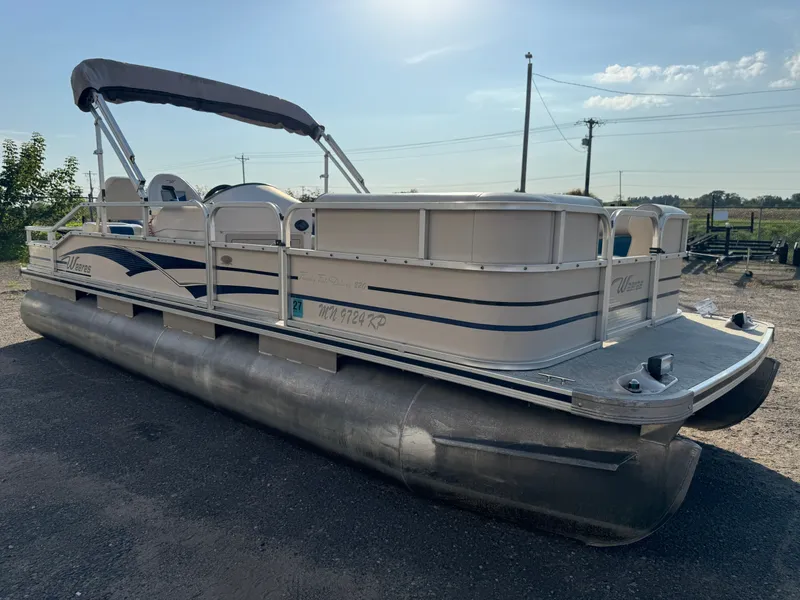 Slide: The Image of Weeres Family Fish Deluxe 220 Pontoon 2009 - 56