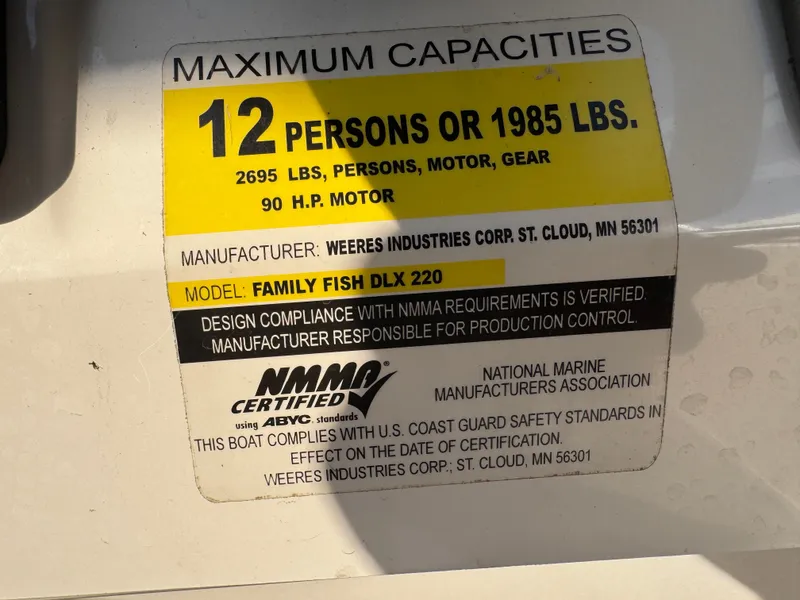 Slide: The Image of Weeres Family Fish Deluxe 220 Pontoon 2009 - 60