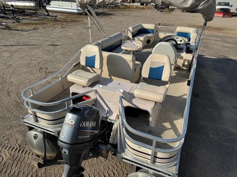 Slide: The Image of Weeres Family Fish Deluxe 220 Pontoon 2009 - 7