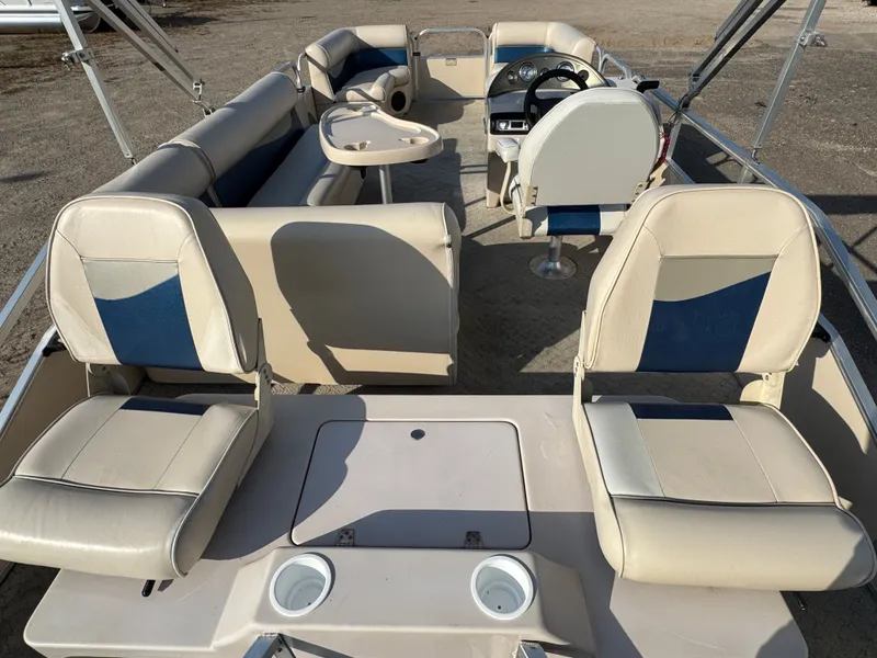 Slide: The Image of Weeres Family Fish Deluxe 220 Pontoon 2009 - 8