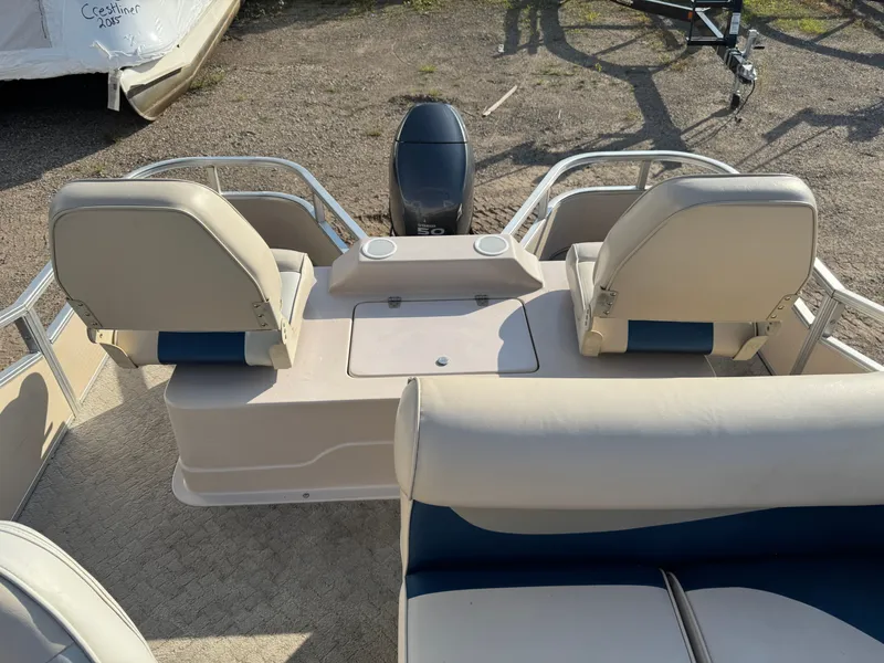 Slide: The Image of Weeres Family Fish Deluxe 220 Pontoon 2009 - 9