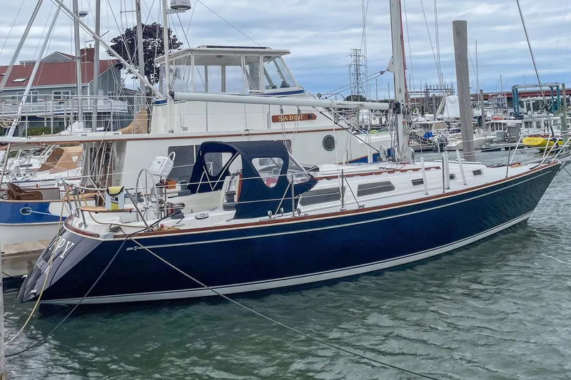 The Image of Sabre 36 - Poppy - On Dock - 0