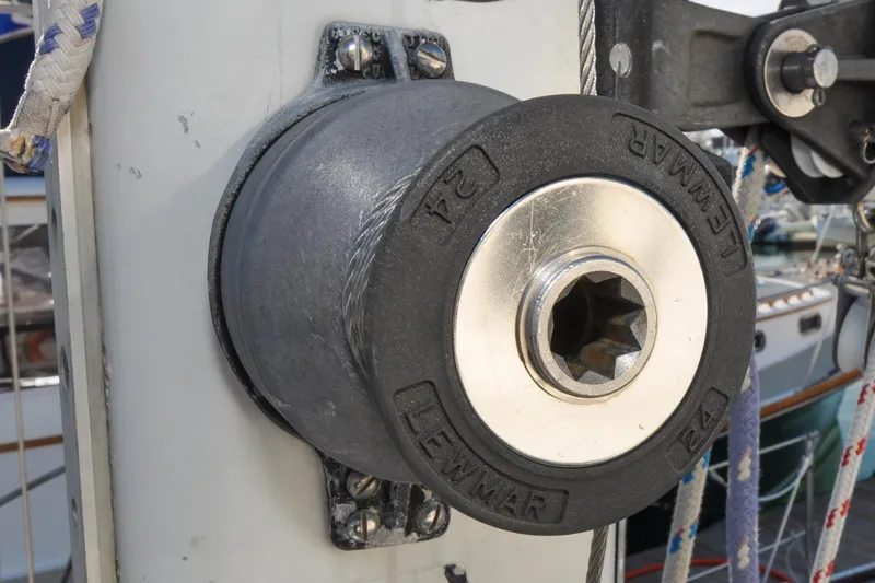 Slide: The Image of Sabre 36 - Poppy - Rig - Halyard Winch - 44