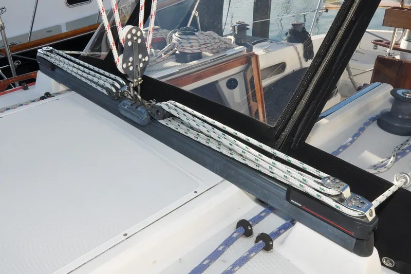 Slide: The Image of Sabre 36 - Poppy - Traveler - 48