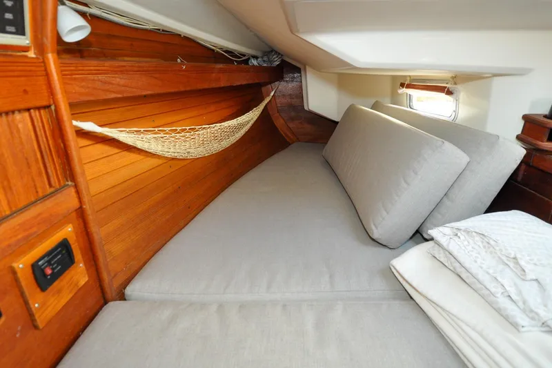 Slide: The Image of Sabre 36 - Poppy - Quarter Berth - 55