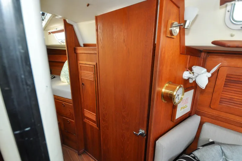 Slide: The Image of Sabre 36 - Poppy - Salon - Storage - 67