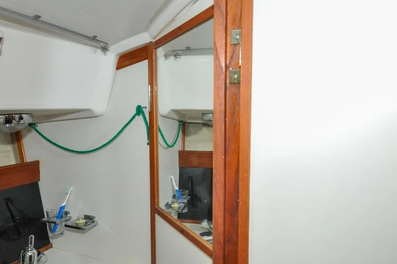 Slide: The Image of Sabre 36 - Poppy - Head - Vanity - 80