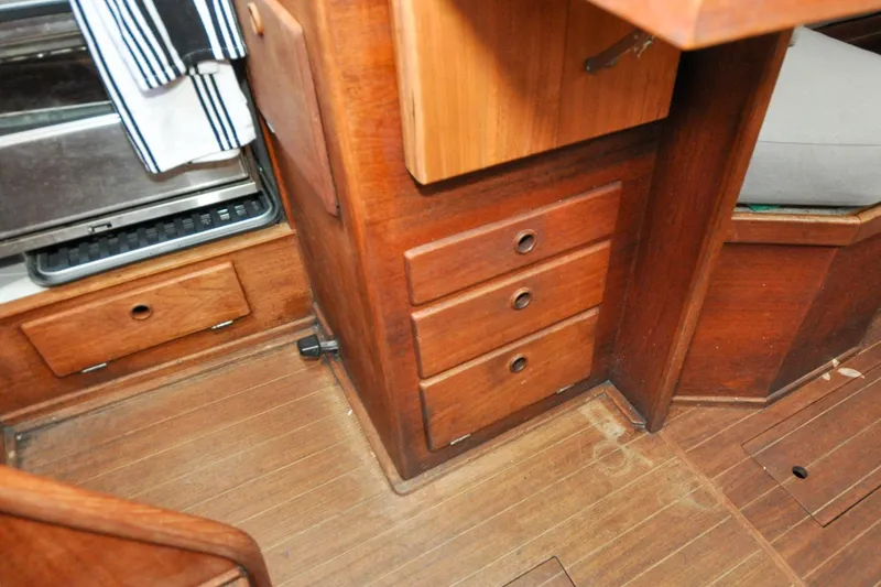 Slide: The Image of Sabre 36 - Poppy - Galley - Storage - 90