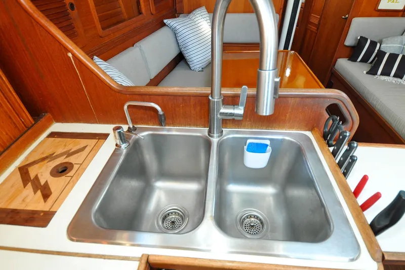 Slide: The Image of Sabre 36 - Poppy - Galley - Sink - 91