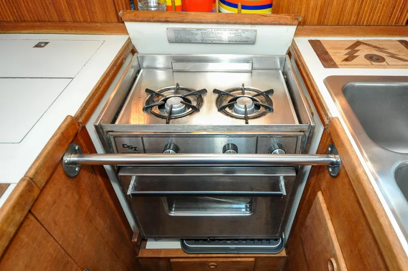 Slide: The Image of Sabre 36 - Poppy - Galley - Stove - 93