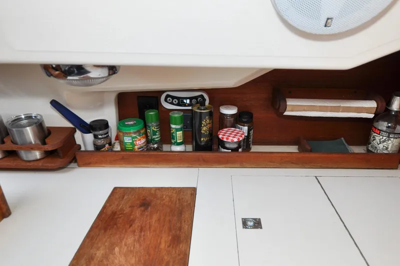 Slide: The Image of Sabre 36 - Poppy - Galley - 94