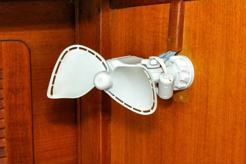 Slide: The Image of Sabre 36 - Poppy - Salon - 12-Volt Fan - 99