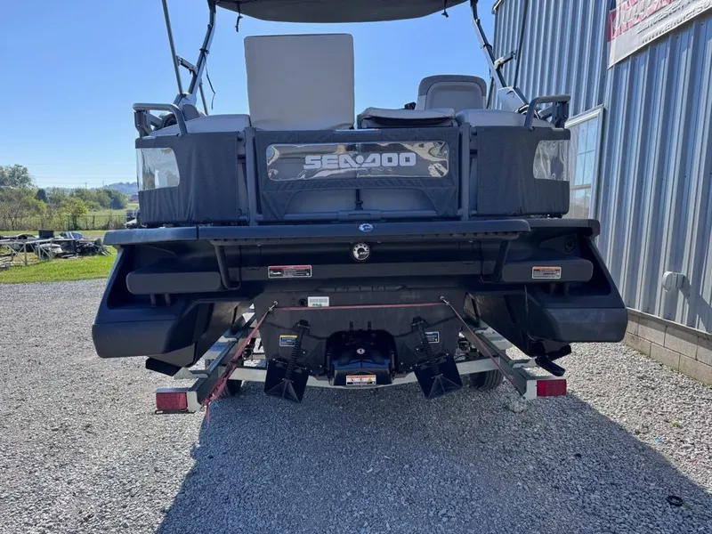 Slide: The Image of Sea-Doo Switch Cruise 18 2023 - 4