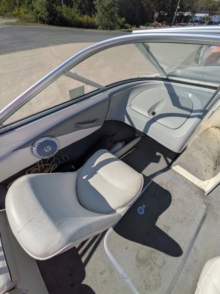 Slide: The Image of Bayliner 185 Bowrider 2008 - 10