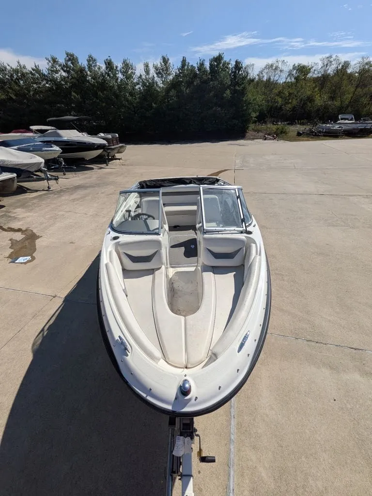 Slide: The Image of Bayliner 185 Bowrider 2008 - 3