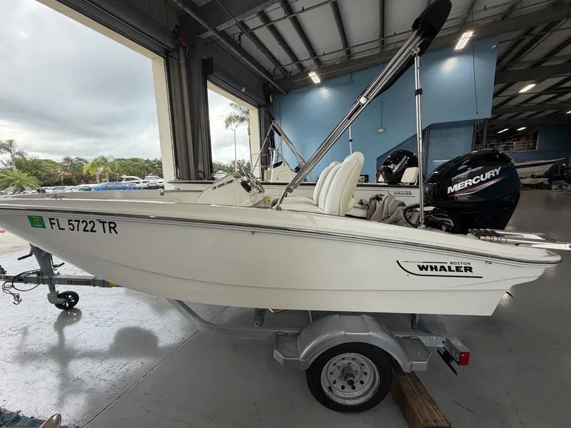 The Image of Boston Whaler 130 Super Sport 2024 - undefined