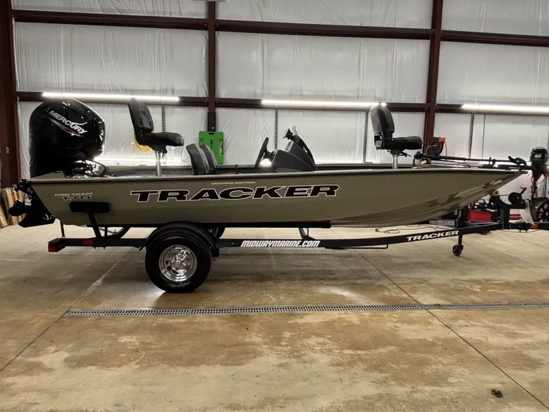 The Image of Tracker Pro Team 175 Crappie Edition 2026 - 1
