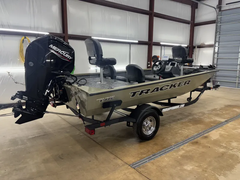 Slide: The Image of Tracker Pro Team 175 Crappie Edition 2026 - 11