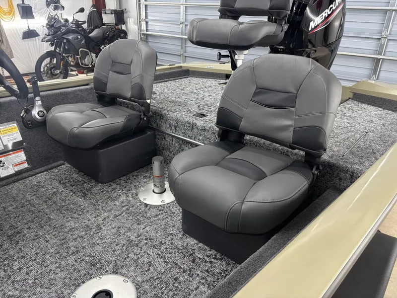 Slide: The Image of Tracker Pro Team 175 Crappie Edition 2026 - 14