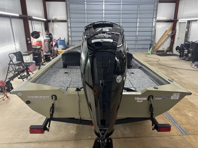 Slide: The Image of Tracker Pro Team 175 Crappie Edition 2026 - 4