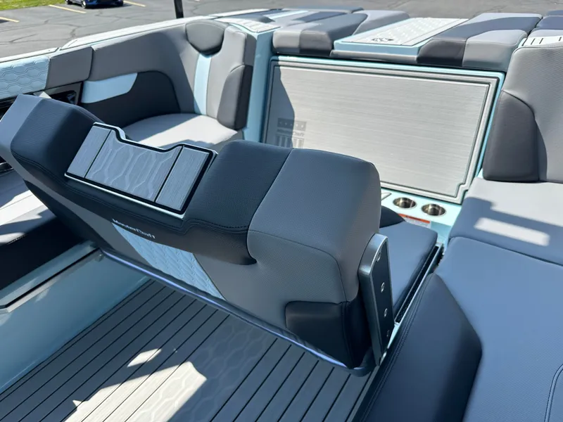 Slide: The Image of MasterCraft XT23 2025 - 19