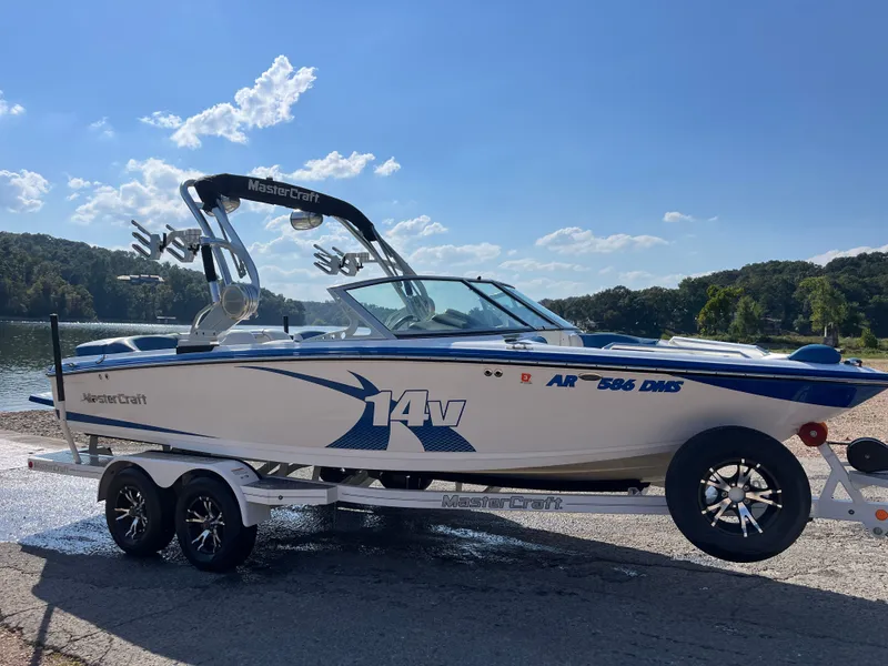 Slide: The Image of MasterCraft X-14V 2013 - 10