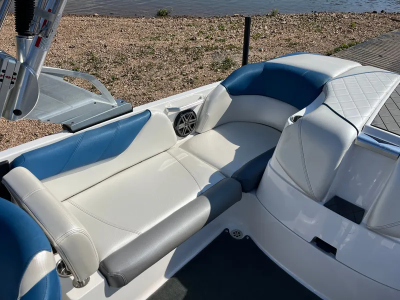 Slide: The Image of MasterCraft X-14V 2013 - 15