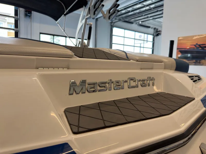 Slide: The Image of MasterCraft X-14V 2013 - 27