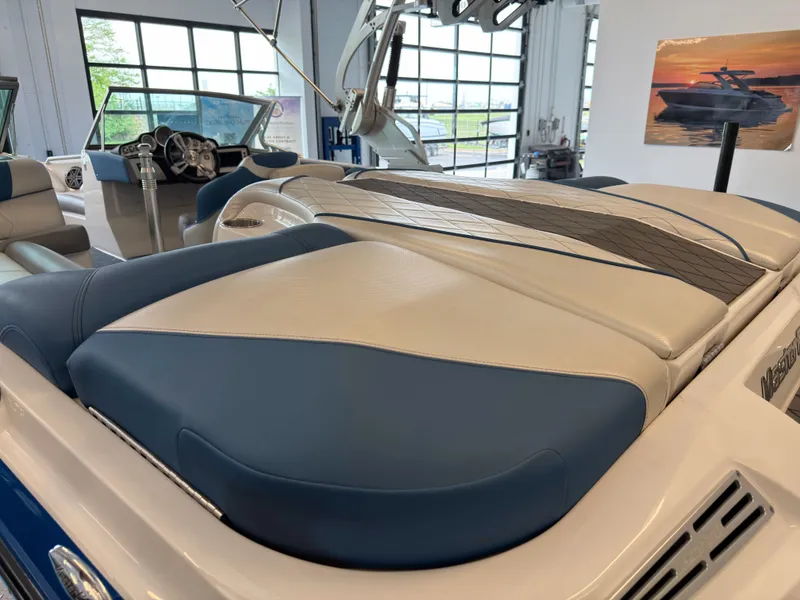 Slide: The Image of MasterCraft X-14V 2013 - 29