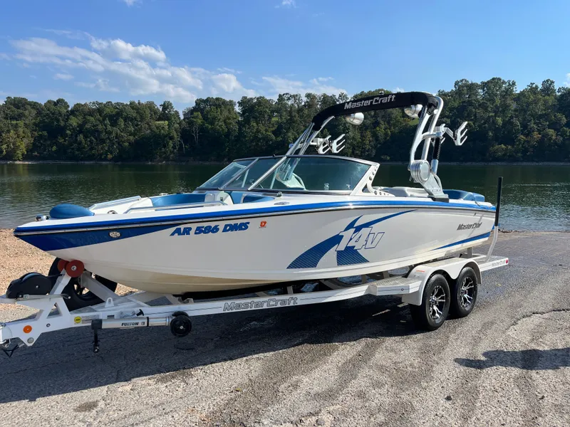 Slide: The Image of MasterCraft X-14V 2013 - 6