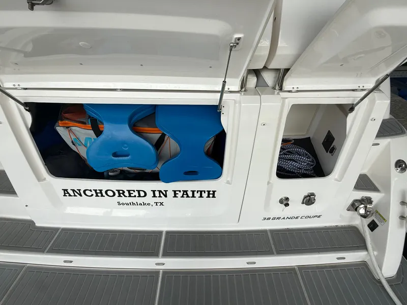 Slide: The Image of Regal 38 GRAND COUPE 2024 - 12