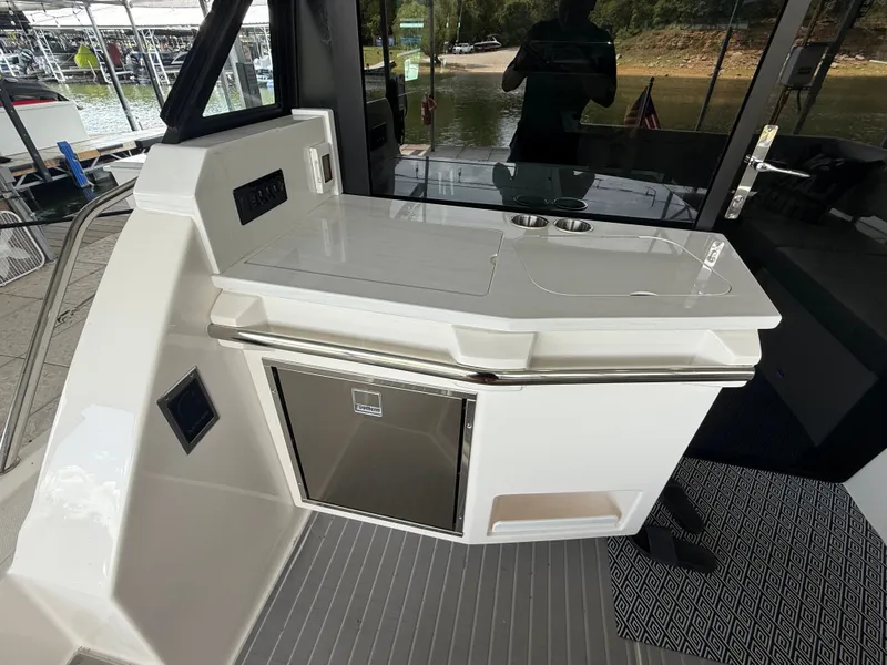 Slide: The Image of Regal 38 GRAND COUPE 2024 - 13