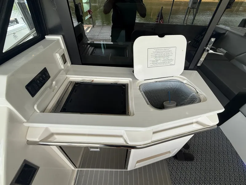 Slide: The Image of Regal 38 GRAND COUPE 2024 - 14