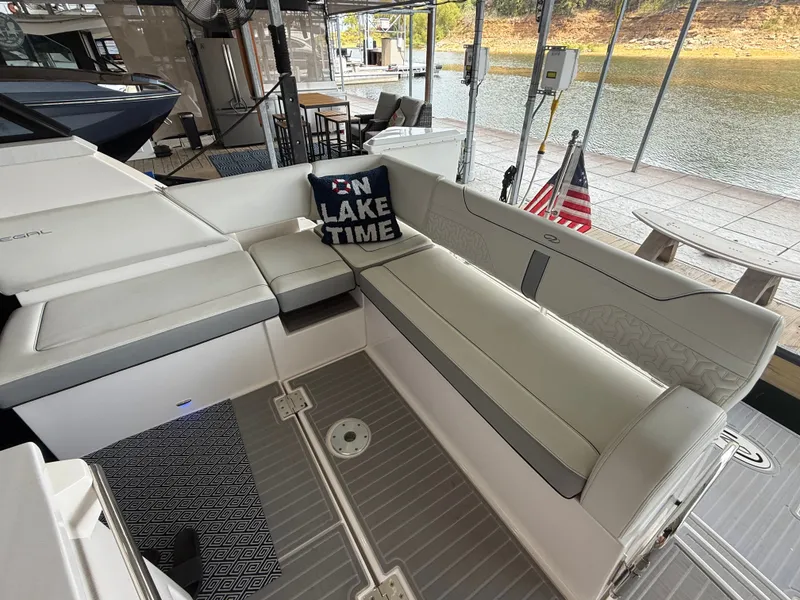 Slide: The Image of Regal 38 GRAND COUPE 2024 - 15