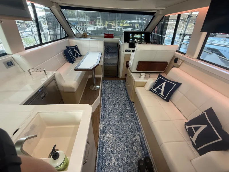 Slide: The Image of Regal 38 GRAND COUPE 2024 - 17